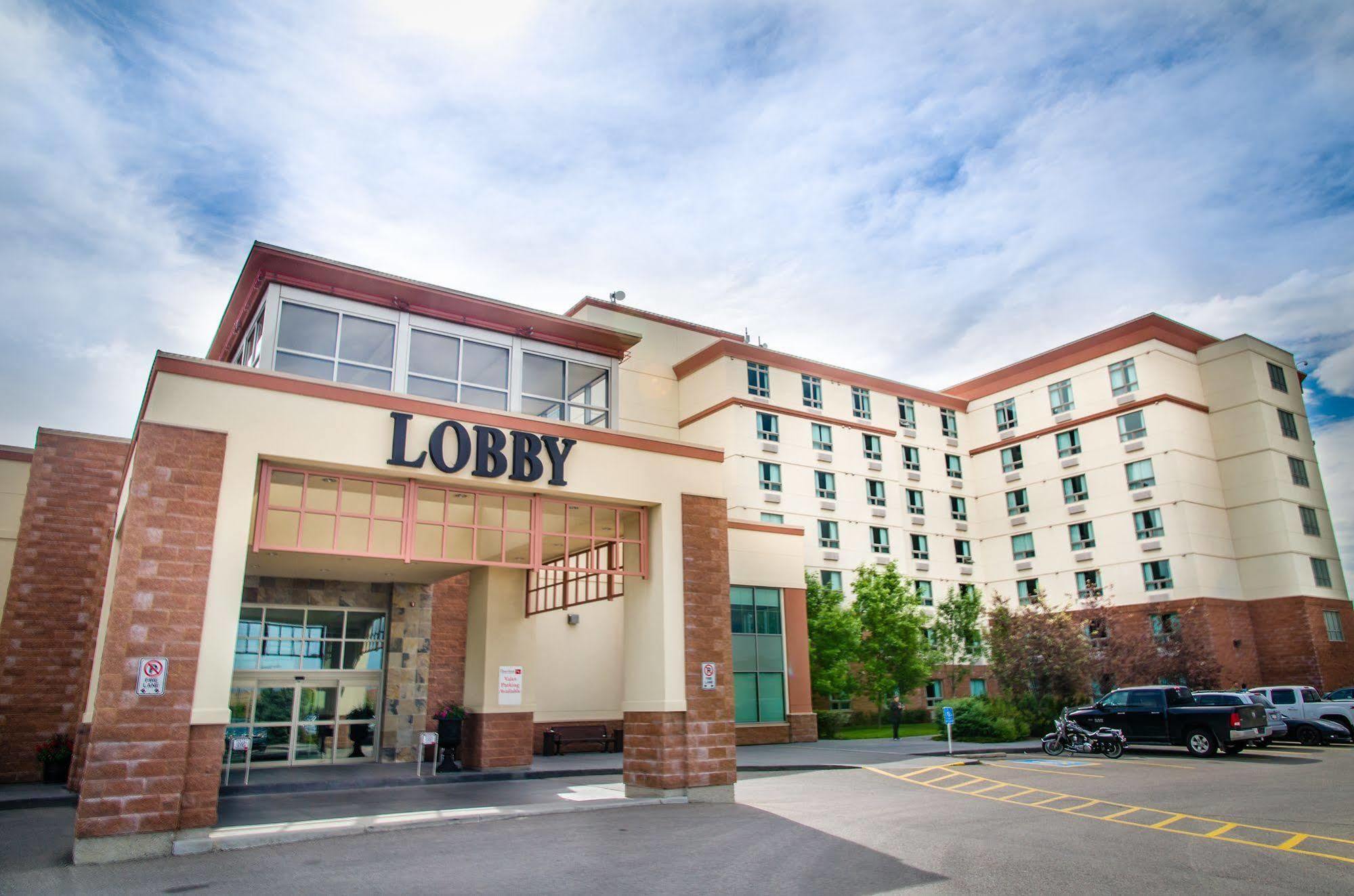 Deerfoot Inn And Casino YYC Exteriör bild