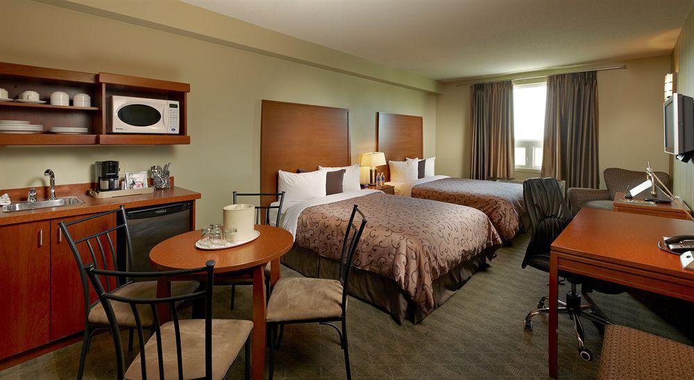 Deerfoot Inn And Casino YYC Exteriör bild